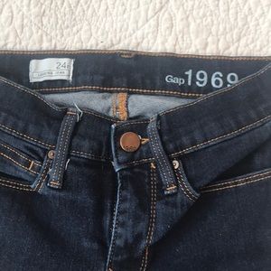 Barely worn like new Gap jeans